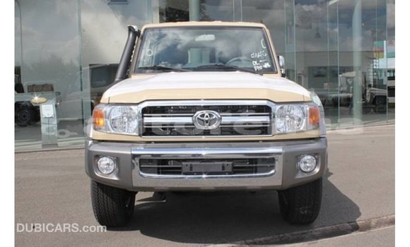 Acheter Import Voiture Toyota Land Cruiser Beige à Import - Dubai, Marquesas Acheter Import Voiture Toyota Land Cruiser Beige à Import - Dubai, Marquesas