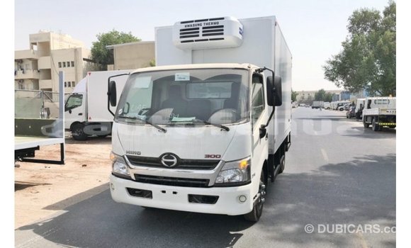 Buy Import Hino 300 Series White Truck in Import - Dubai in Marquesas Buy Import Hino 300 Series White Truck in Import - Dubai in Marquesas