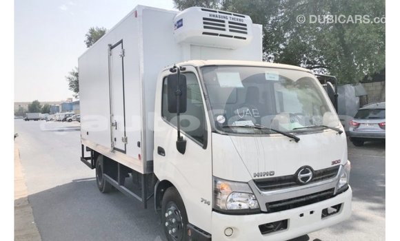 Buy Import Hino 300 Series White Truck in Import - Dubai in Marquesas Buy Import Hino 300 Series White Truck in Import - Dubai in Marquesas