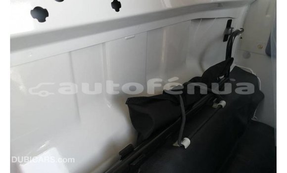 Buy Import Mitsubishi Carisma White Car in Import - Dubai in Marquesas Buy Import Mitsubishi Carisma White Car in Import - Dubai in Marquesas