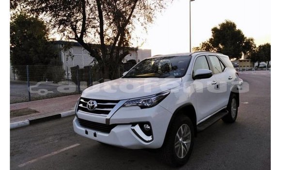 Buy Import Toyota Fortuner White Car in Import - Dubai in Marquesas Buy Import Toyota Fortuner White Car in Import - Dubai in Marquesas