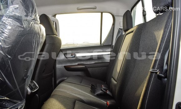Buy Import Toyota Hilux White Car in Import - Dubai in Marquesas Buy Import Toyota Hilux White Car in Import - Dubai in Marquesas