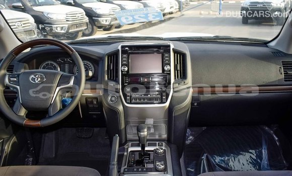 Buy Import Toyota Land Cruiser White Car in Import - Dubai in Marquesas Buy Import Toyota Land Cruiser White Car in Import - Dubai in Marquesas