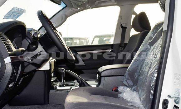 Buy Import Toyota Land Cruiser White Car in Import - Dubai in Marquesas Buy Import Toyota Land Cruiser White Car in Import - Dubai in Marquesas