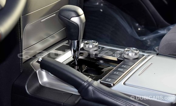 Buy Import Toyota Land Cruiser White Car in Import - Dubai in Marquesas Buy Import Toyota Land Cruiser White Car in Import - Dubai in Marquesas
