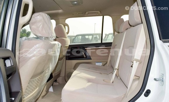Buy Import Toyota Land Cruiser White Car in Import - Dubai in Marquesas Buy Import Toyota Land Cruiser White Car in Import - Dubai in Marquesas
