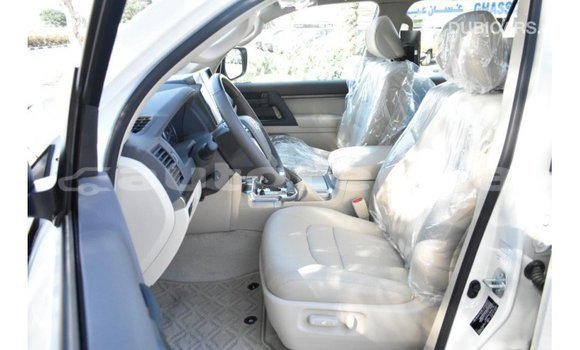 Buy Import Toyota Land Cruiser White Car in Import - Dubai in Marquesas Buy Import Toyota Land Cruiser White Car in Import - Dubai in Marquesas