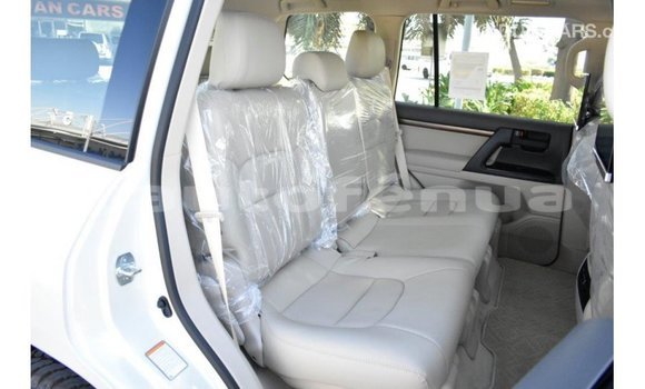 Buy Import Toyota Land Cruiser White Car in Import - Dubai in Marquesas Buy Import Toyota Land Cruiser White Car in Import - Dubai in Marquesas