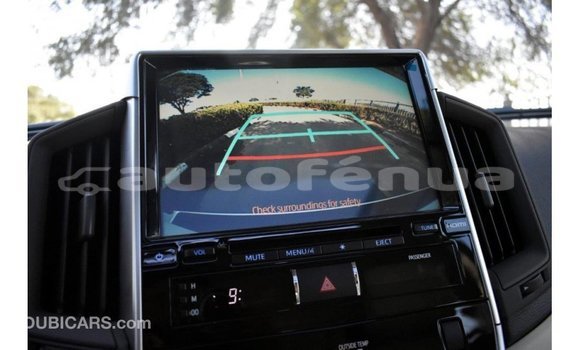 Buy Import Toyota Land Cruiser White Car in Import - Dubai in Marquesas Buy Import Toyota Land Cruiser White Car in Import - Dubai in Marquesas