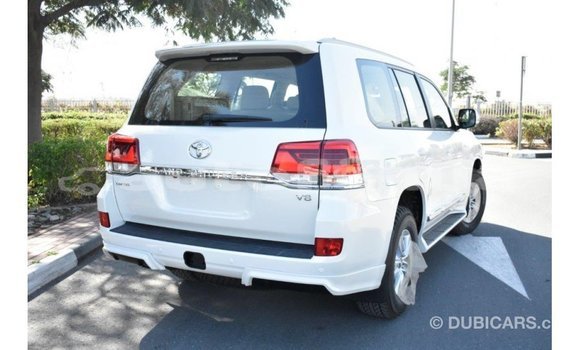 Buy Import Toyota Land Cruiser White Car in Import - Dubai in Marquesas Buy Import Toyota Land Cruiser White Car in Import - Dubai in Marquesas