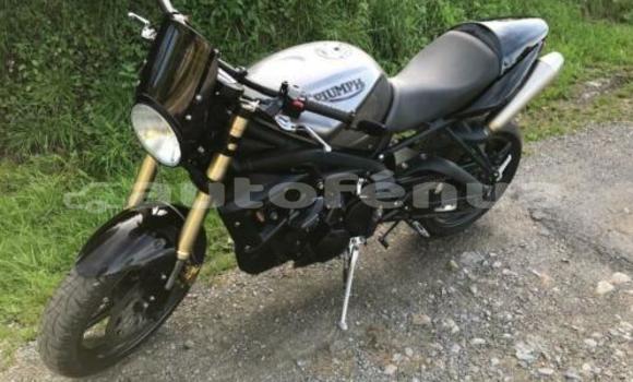 Buy Used Triumph Street Triple Black Bike in Faaa in Tahiti Buy Used Triumph Street Triple Black Bike in Faaa in Tahiti