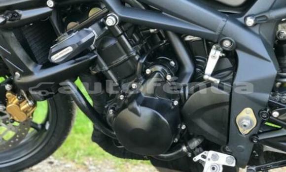 Buy Used Triumph Street Triple Black Bike in Faaa in Tahiti Buy Used Triumph Street Triple Black Bike in Faaa in Tahiti