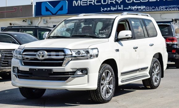 Acheter Import Voiture Toyota Land Cruiser Blanc à Import - Dubai, Marquesas Acheter Import Voiture Toyota Land Cruiser Blanc à Import - Dubai, Marquesas