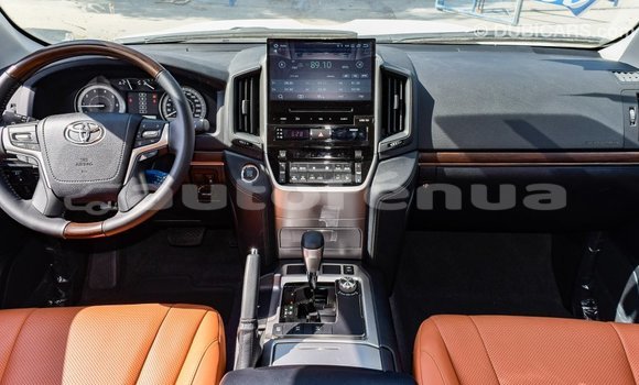 Acheter Import Voiture Toyota Land Cruiser Blanc à Import - Dubai, Marquesas Acheter Import Voiture Toyota Land Cruiser Blanc à Import - Dubai, Marquesas