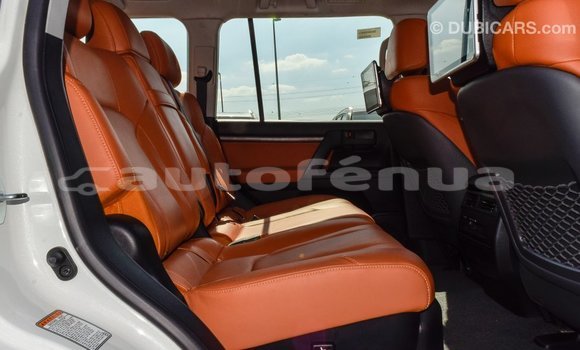 Acheter Import Voiture Toyota Land Cruiser Blanc à Import - Dubai, Marquesas Acheter Import Voiture Toyota Land Cruiser Blanc à Import - Dubai, Marquesas