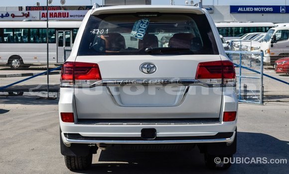Acheter Import Voiture Toyota Land Cruiser Blanc à Import - Dubai, Marquesas Acheter Import Voiture Toyota Land Cruiser Blanc à Import - Dubai, Marquesas