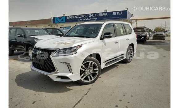 Acheter Import Voiture Lexus LX Blanc à Import - Dubai, Marquesas Acheter Import Voiture Lexus LX Blanc à Import - Dubai, Marquesas