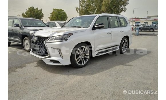 Acheter Import Voiture Lexus LX Blanc à Import - Dubai, Marquesas Acheter Import Voiture Lexus LX Blanc à Import - Dubai, Marquesas