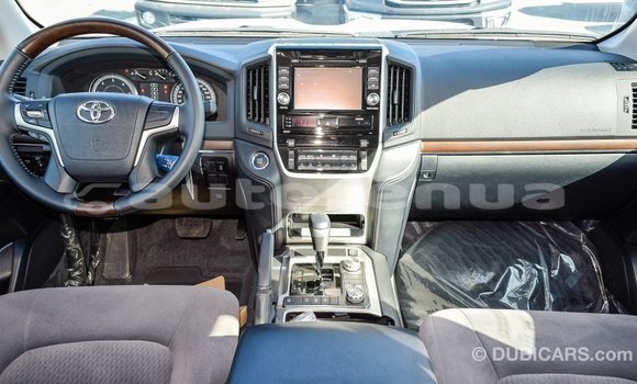 Buy Import Toyota Land Cruiser White Car in Import - Dubai in Marquesas Buy Import Toyota Land Cruiser White Car in Import - Dubai in Marquesas