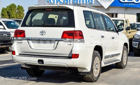 Buy Import Toyota Land Cruiser White Car in Import - Dubai in Marquesas Buy Import Toyota Land Cruiser White Car in Import - Dubai in Marquesas