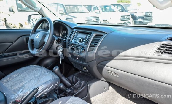 Buy Import Mitsubishi L200 White Car in Import - Dubai in Marquesas Buy Import Mitsubishi L200 White Car in Import - Dubai in Marquesas