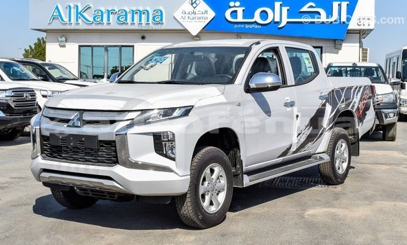 Buy Import Mitsubishi L200 White Car in Import - Dubai in Marquesas Buy Import Mitsubishi L200 White Car in Import - Dubai in Marquesas