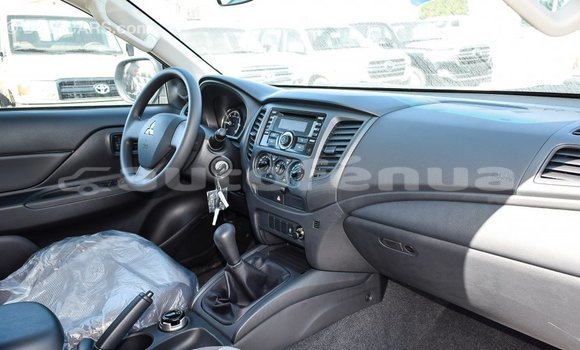 Buy Import Mitsubishi L200 White Car in Import - Dubai in Marquesas Buy Import Mitsubishi L200 White Car in Import - Dubai in Marquesas