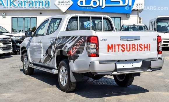 Buy Import Mitsubishi L200 White Car in Import - Dubai in Marquesas Buy Import Mitsubishi L200 White Car in Import - Dubai in Marquesas