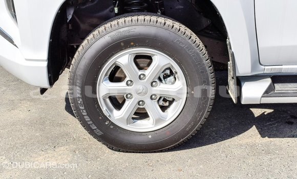 Buy Import Mitsubishi L200 White Car in Import - Dubai in Marquesas Buy Import Mitsubishi L200 White Car in Import - Dubai in Marquesas