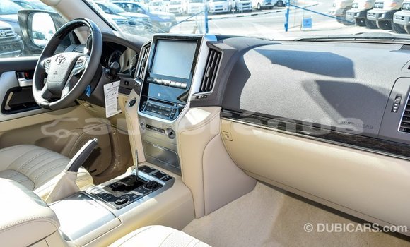 Buy Import Toyota Land Cruiser White Car in Import - Dubai in Marquesas Buy Import Toyota Land Cruiser White Car in Import - Dubai in Marquesas