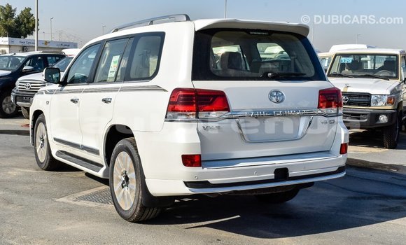 Buy Import Toyota Land Cruiser White Car in Import - Dubai in Marquesas Buy Import Toyota Land Cruiser White Car in Import - Dubai in Marquesas