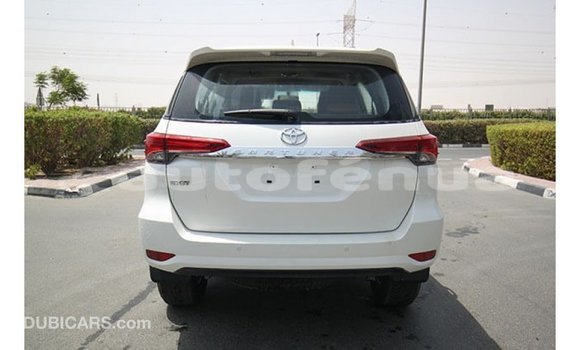 Acheter Import Voiture Toyota Fortuner Blanc à Import - Dubai, Marquesas Acheter Import Voiture Toyota Fortuner Blanc à Import - Dubai, Marquesas