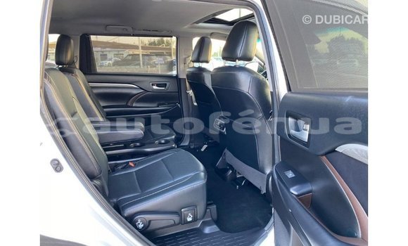 Acheter Import Voiture Toyota Highlander Blanc à Import - Dubai, Marquesas Acheter Import Voiture Toyota Highlander Blanc à Import - Dubai, Marquesas