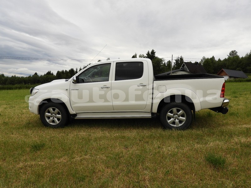 Big with watermark toyota hilux tubuai amaru 2456