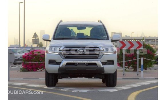 Buy Import Toyota Land Cruiser White Car in Import - Dubai in Marquesas Buy Import Toyota Land Cruiser White Car in Import - Dubai in Marquesas