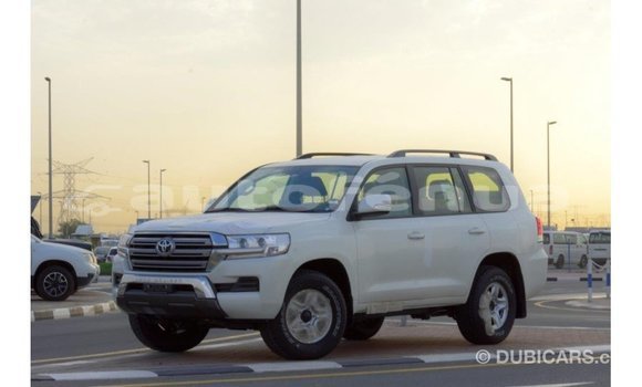 Buy Import Toyota Land Cruiser White Car in Import - Dubai in Marquesas Buy Import Toyota Land Cruiser White Car in Import - Dubai in Marquesas