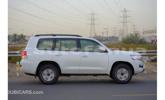 Buy Import Toyota Land Cruiser White Car in Import - Dubai in Marquesas Buy Import Toyota Land Cruiser White Car in Import - Dubai in Marquesas
