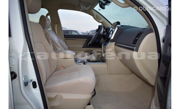 Buy Import Toyota Land Cruiser White Car in Import - Dubai in Marquesas Buy Import Toyota Land Cruiser White Car in Import - Dubai in Marquesas