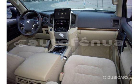 Buy Import Toyota Land Cruiser White Car in Import - Dubai in Marquesas Buy Import Toyota Land Cruiser White Car in Import - Dubai in Marquesas