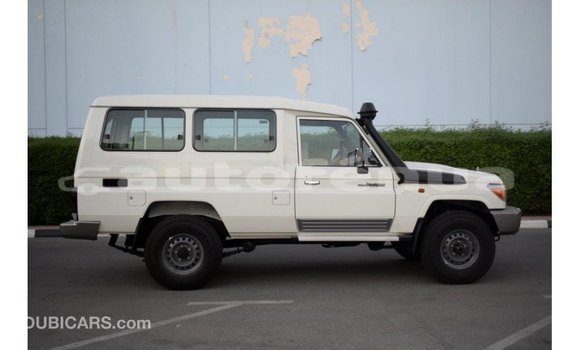 Buy Import Toyota Land Cruiser White Car in Import - Dubai in Marquesas Buy Import Toyota Land Cruiser White Car in Import - Dubai in Marquesas