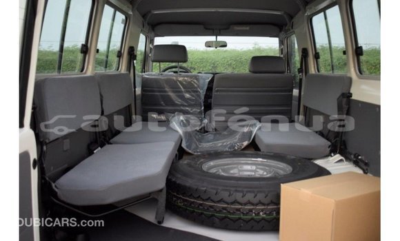 Buy Import Toyota Land Cruiser White Car in Import - Dubai in Marquesas Buy Import Toyota Land Cruiser White Car in Import - Dubai in Marquesas