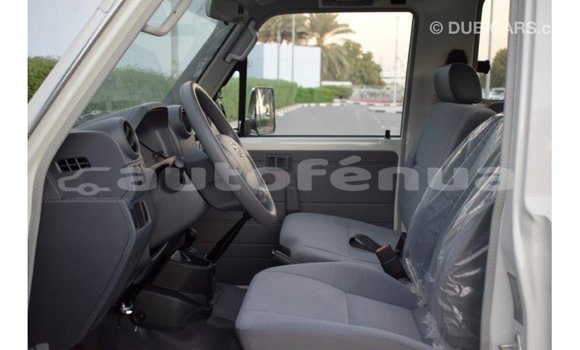 Buy Import Toyota Land Cruiser White Car in Import - Dubai in Marquesas Buy Import Toyota Land Cruiser White Car in Import - Dubai in Marquesas