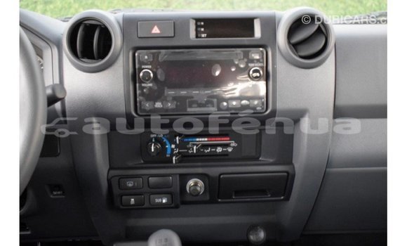 Buy Import Toyota Land Cruiser White Car in Import - Dubai in Marquesas Buy Import Toyota Land Cruiser White Car in Import - Dubai in Marquesas