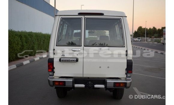 Buy Import Toyota Land Cruiser White Car in Import - Dubai in Marquesas Buy Import Toyota Land Cruiser White Car in Import - Dubai in Marquesas