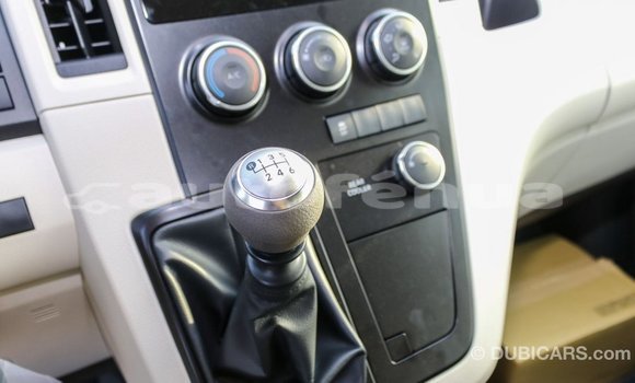 Acheter Import Voiture Toyota Hiace Blanc à Import - Dubai, Marquesas Acheter Import Voiture Toyota Hiace Blanc à Import - Dubai, Marquesas