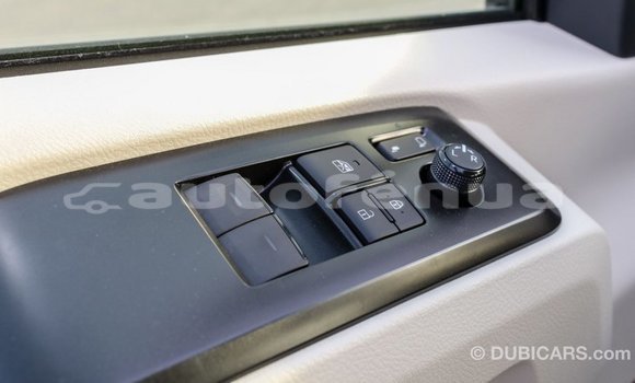 Acheter Import Voiture Toyota Hiace Blanc à Import - Dubai, Marquesas Acheter Import Voiture Toyota Hiace Blanc à Import - Dubai, Marquesas