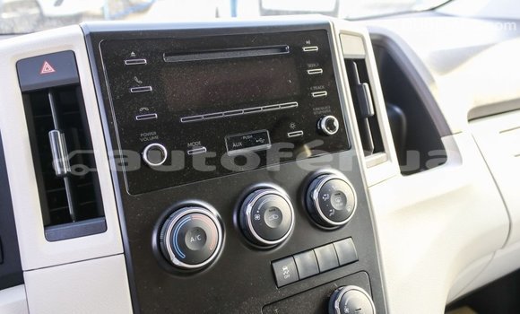 Acheter Import Voiture Toyota Hiace Blanc à Import - Dubai, Marquesas Acheter Import Voiture Toyota Hiace Blanc à Import - Dubai, Marquesas