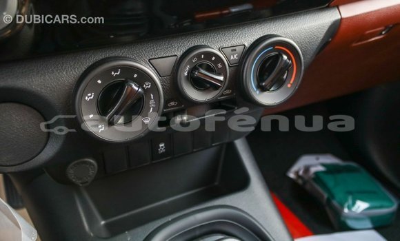 Acheter Import Voiture Toyota Hilux Blanc à Import - Dubai, Marquesas Acheter Import Voiture Toyota Hilux Blanc à Import - Dubai, Marquesas