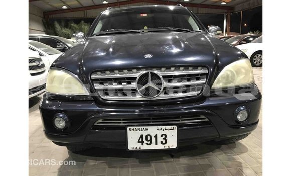 Buy Import Mercedes-Benz 190 (W201) Blue Car in Import - Dubai in Marquesas Buy Import Mercedes-Benz 190 (W201) Blue Car in Import - Dubai in Marquesas