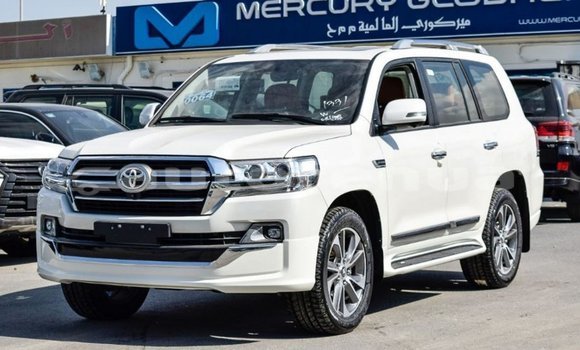 Acheter Import Voiture Toyota Land Cruiser Blanc à Import - Dubai, Marquesas Acheter Import Voiture Toyota Land Cruiser Blanc à Import - Dubai, Marquesas